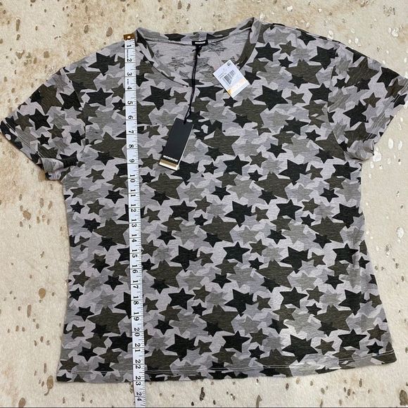 Monrow Soft Green Star Camo T-Shirt + Monrow Green Star Camo Shorts NWT 2 Items - Picture 6 of 16